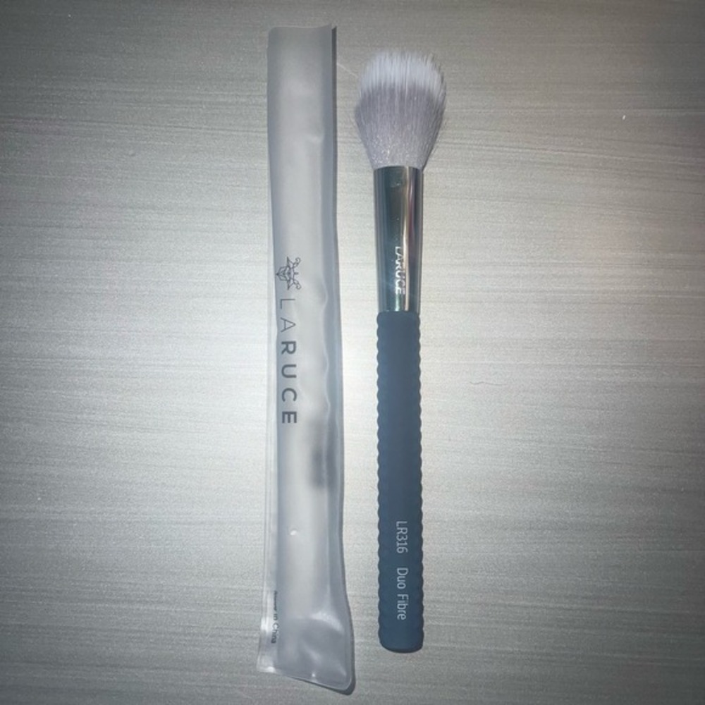 🔴 3/$18 5/$25 NEW LaRuce DUO FIBRE LR316 Brush (Denim)